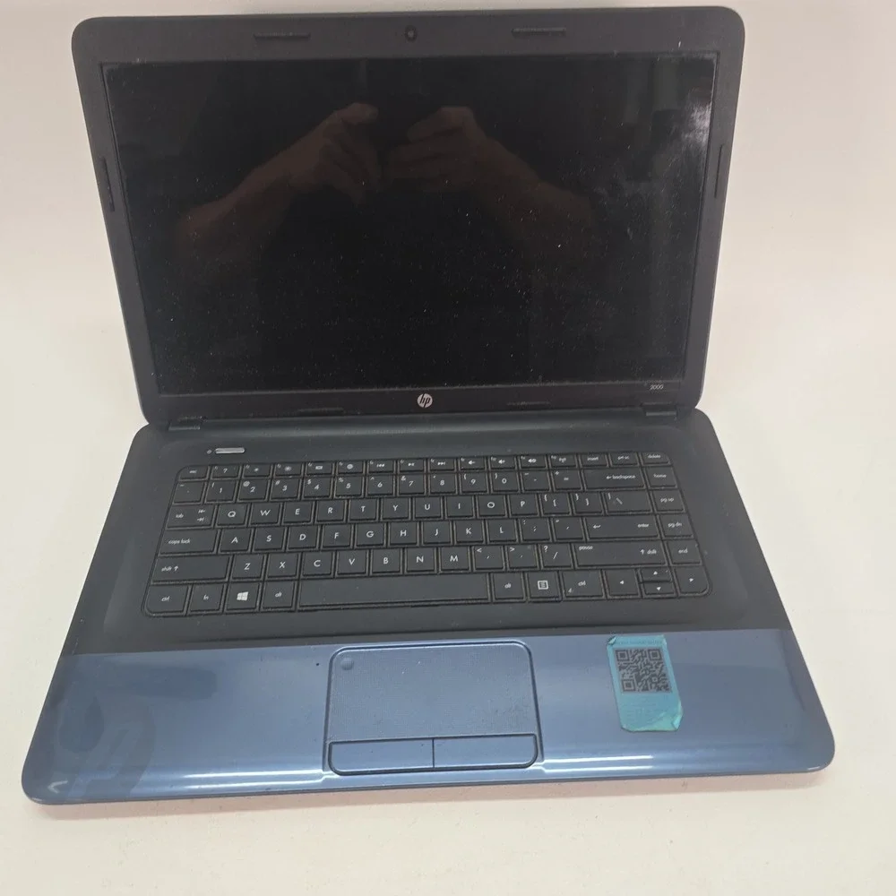HP 2000 15.6